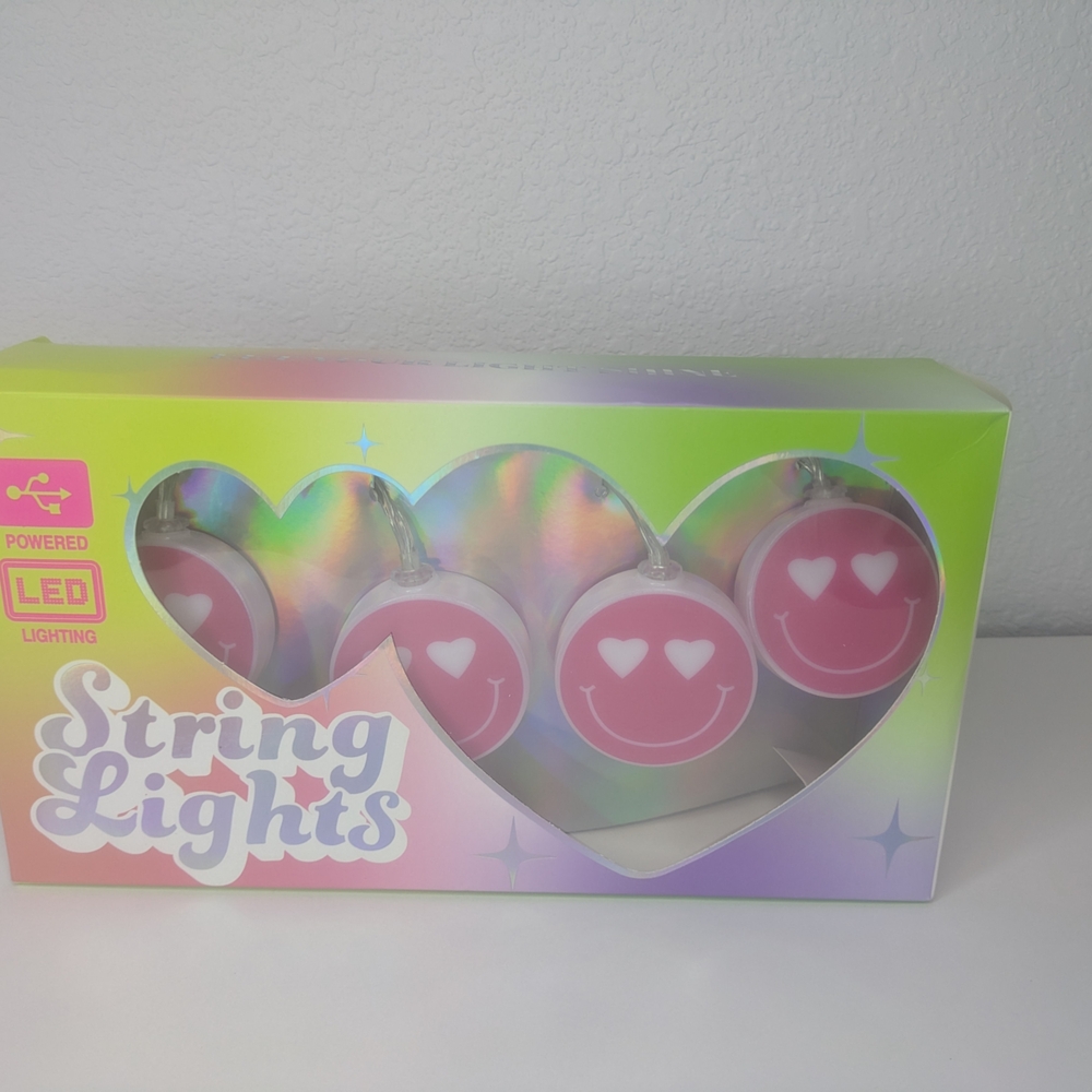 Pink Smiley Face Led String Lights - image 1